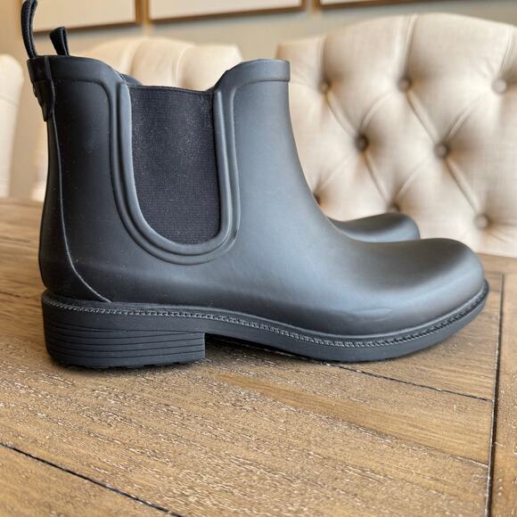 Madewell Women's Size 10 Black Chelsea Rain Boots Pull On Rubber Goth Grunge - Picture 3 of 10